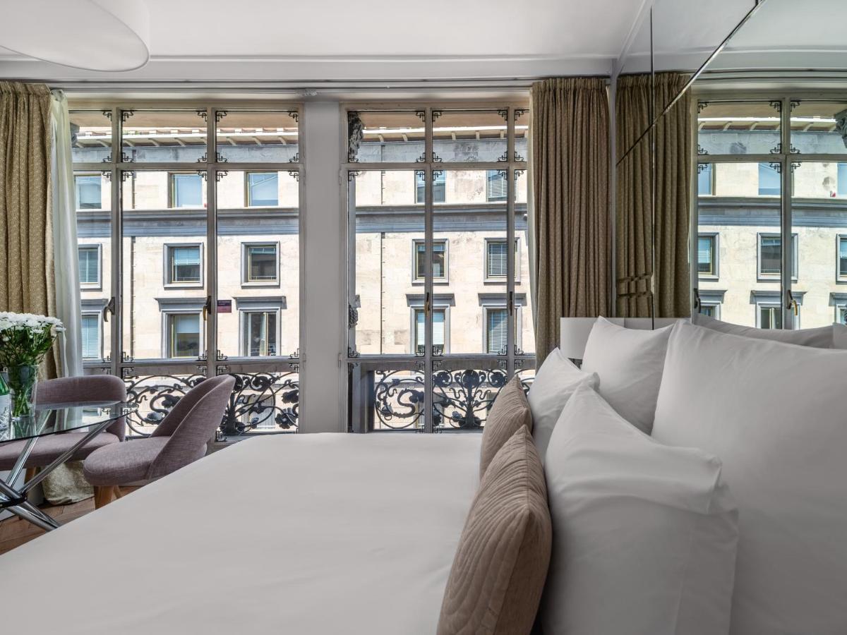Adore & Aparthotel